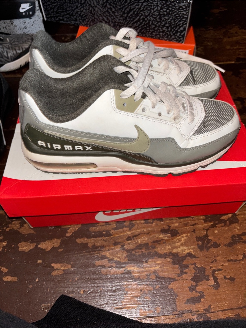 Nike Air Max Men's Sneakers - White, Olive & Gray
